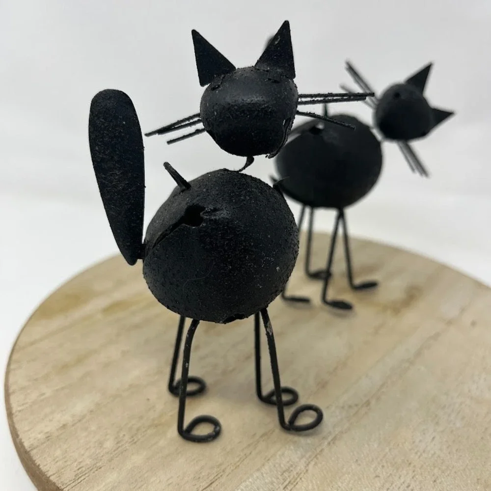 Set of 2 Black Metal Cat Figurines – Minimalist Wire Cat Ornaments, Gothic Home
